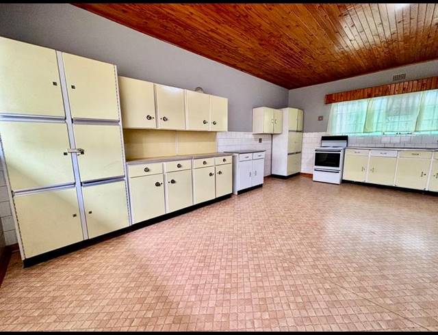 4 BEDROOM HOUSE FOR SALE IN VANDERBIJLPARK CW 4